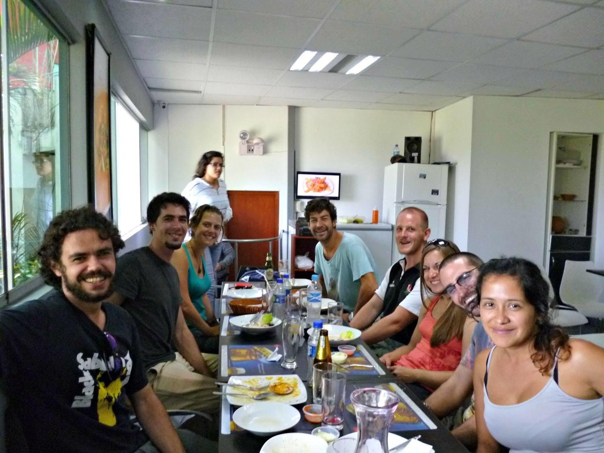 Lima Backpackers Hostel Buitenkant foto